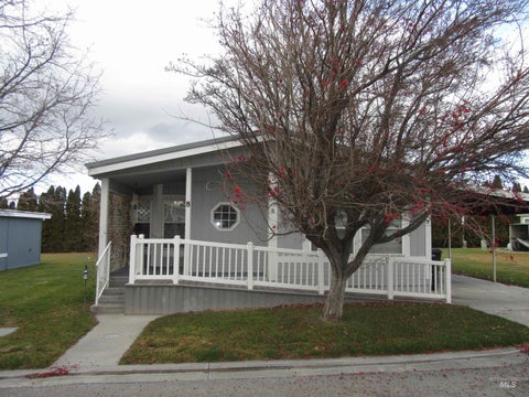 Photo of 910 Moon Glo Ave #8, Buhl, ID 83316 (MLS # 98971062)