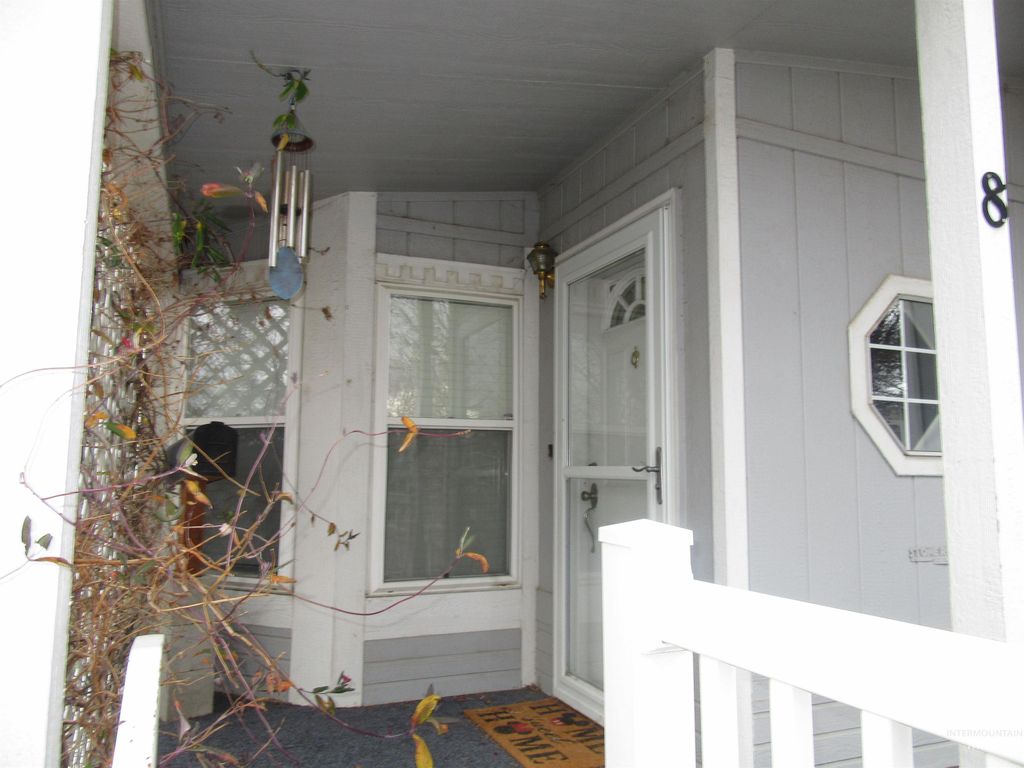 Photo of 910 Moon Glo Ave #8, Buhl, ID 83316 (MLS # 98971062)