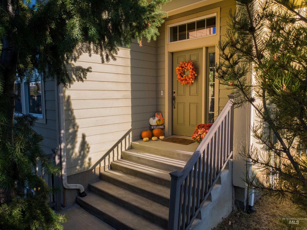 Photo of 2265 E Sixth Street, Moscow, ID 83843 (MLS # 99002010)