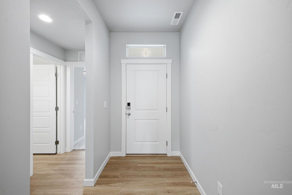 Photo of 6679 W Redwood Creek Dr, Meridian, ID 83646 (MLS # 98976259)