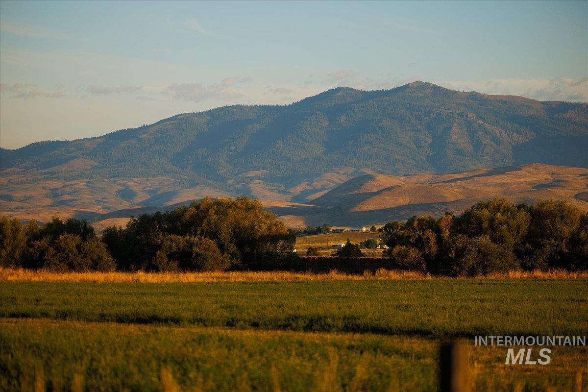 3127 Us Hwy 95