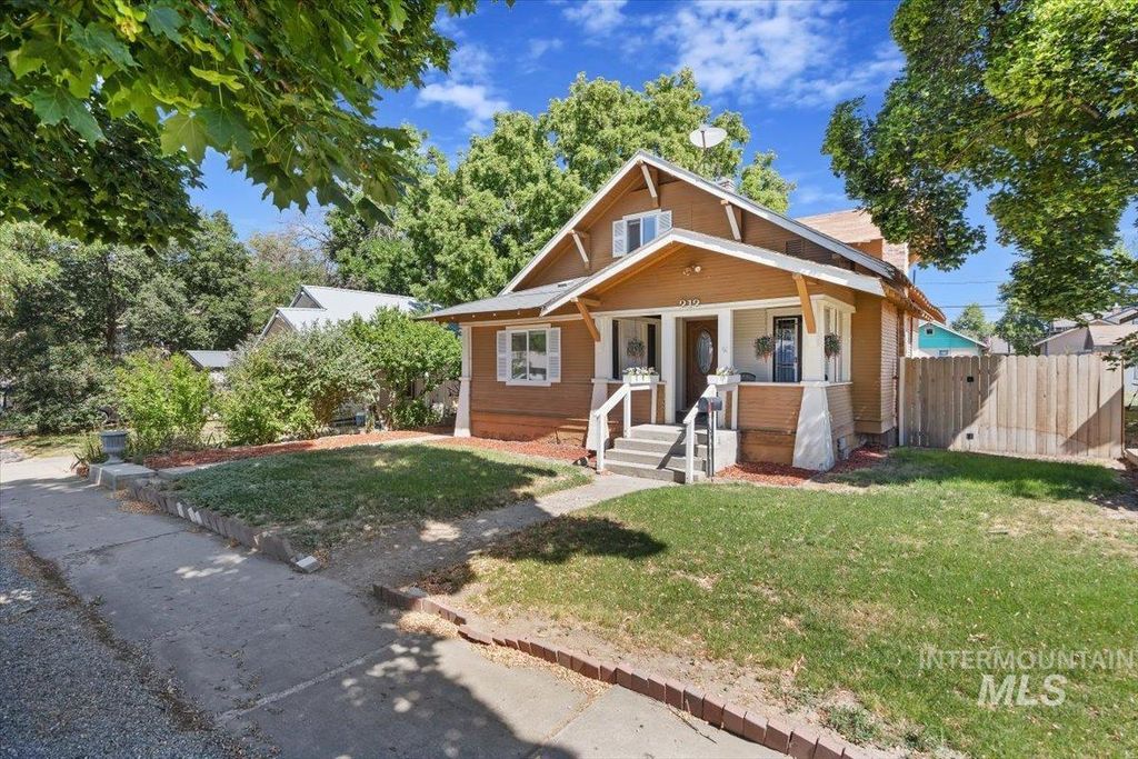 Photo of 212 E Ave C, Jerome, ID 83338 (MLS # 98953988)