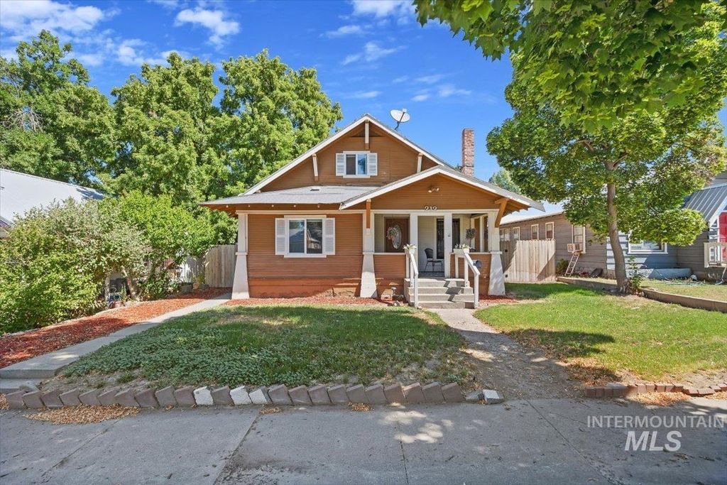 Photo of 212 E Ave C, Jerome, ID 83338 (MLS # 98953988)