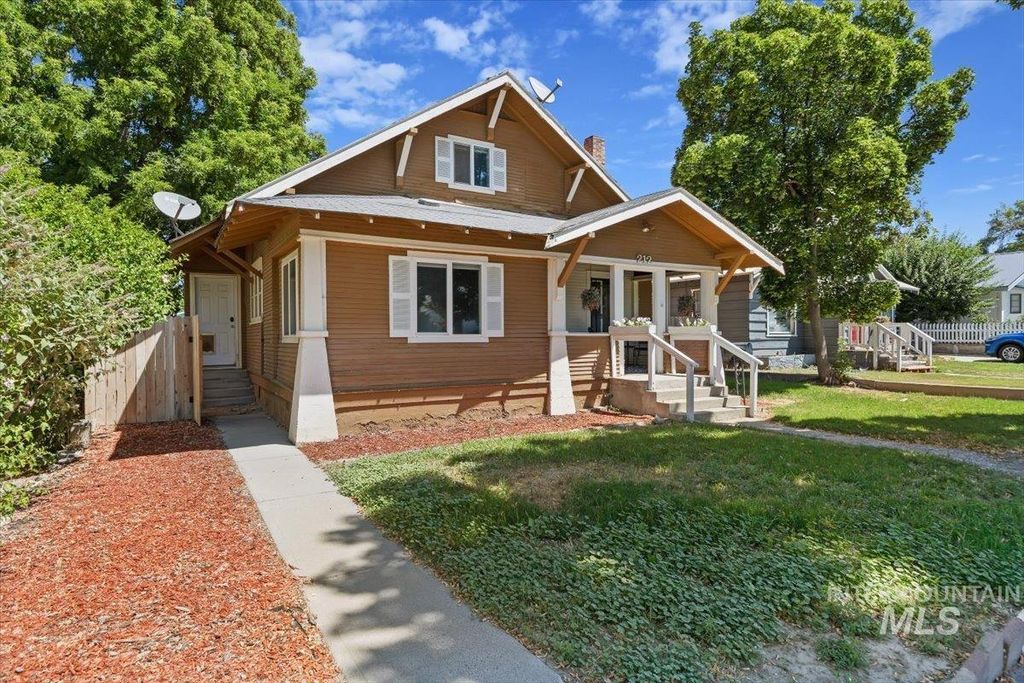 Photo of 212 E Ave C, Jerome, ID 83338 (MLS # 98953988)