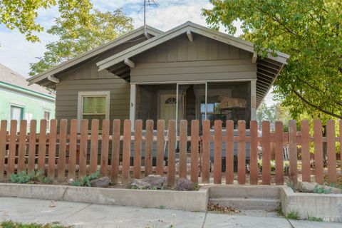 Photo of 604 N 4th St, Parma, ID 83660 (MLS # 98965170)