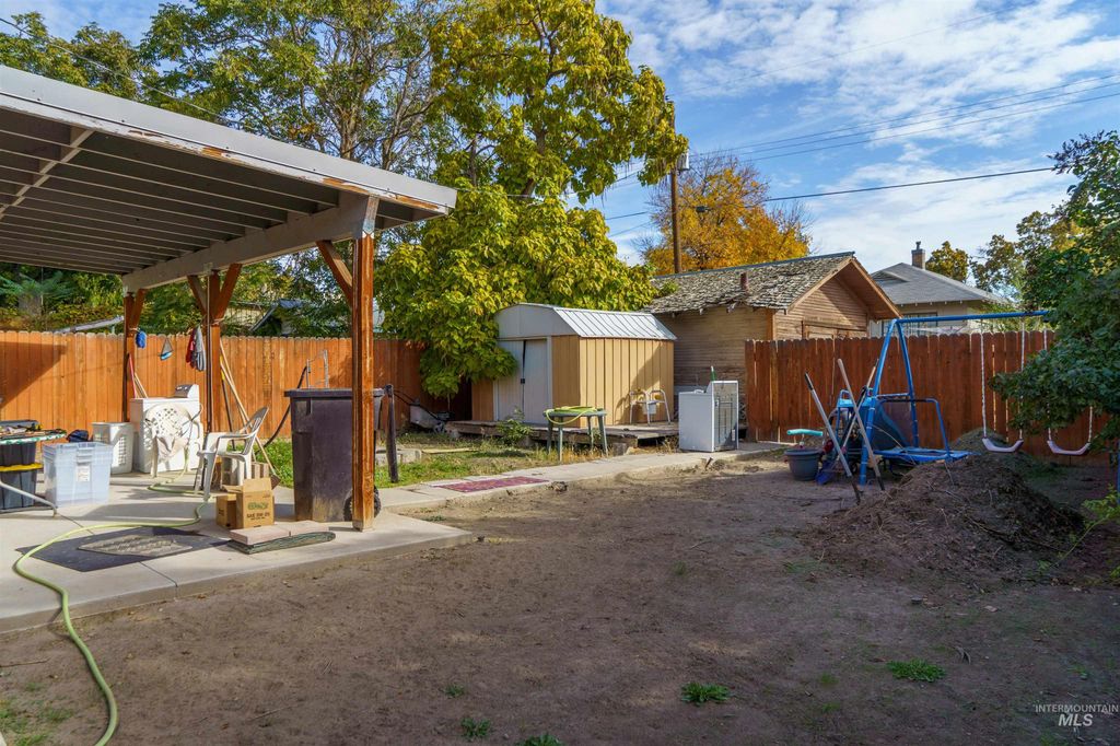 Photo of 604 N 4th St, Parma, ID 83660 (MLS # 98965170)
