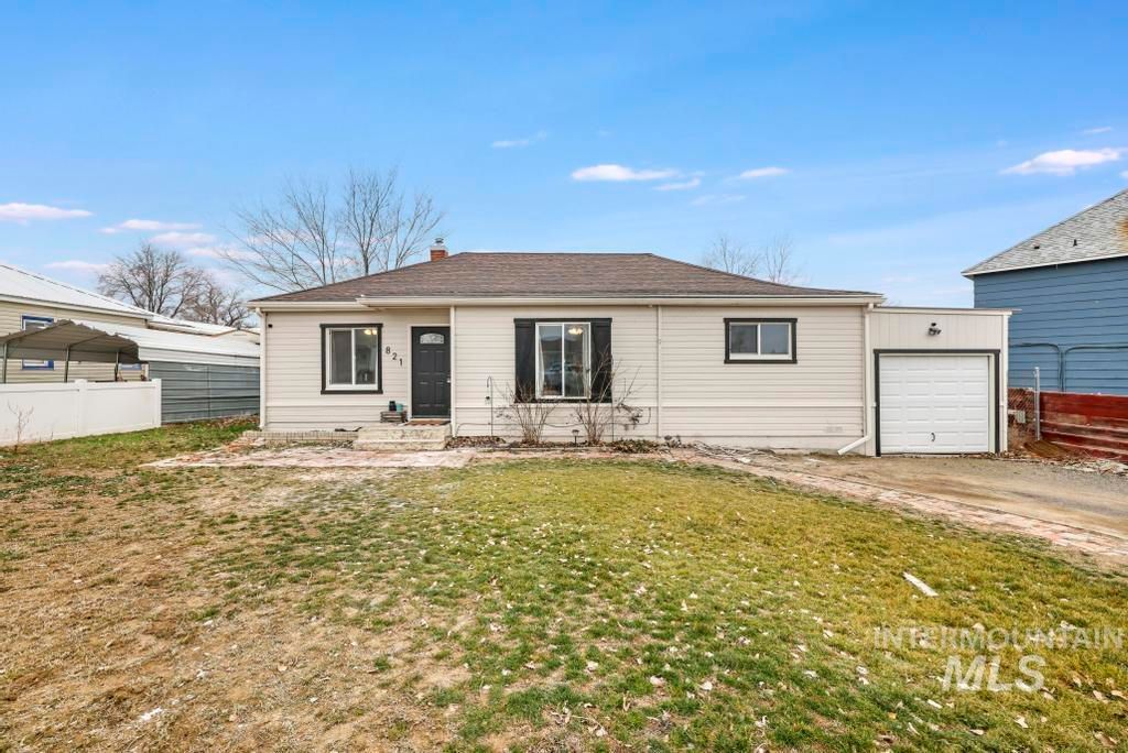 Photo of 821 12th Ave N, Buhl, ID 83316 (MLS # 98972969)