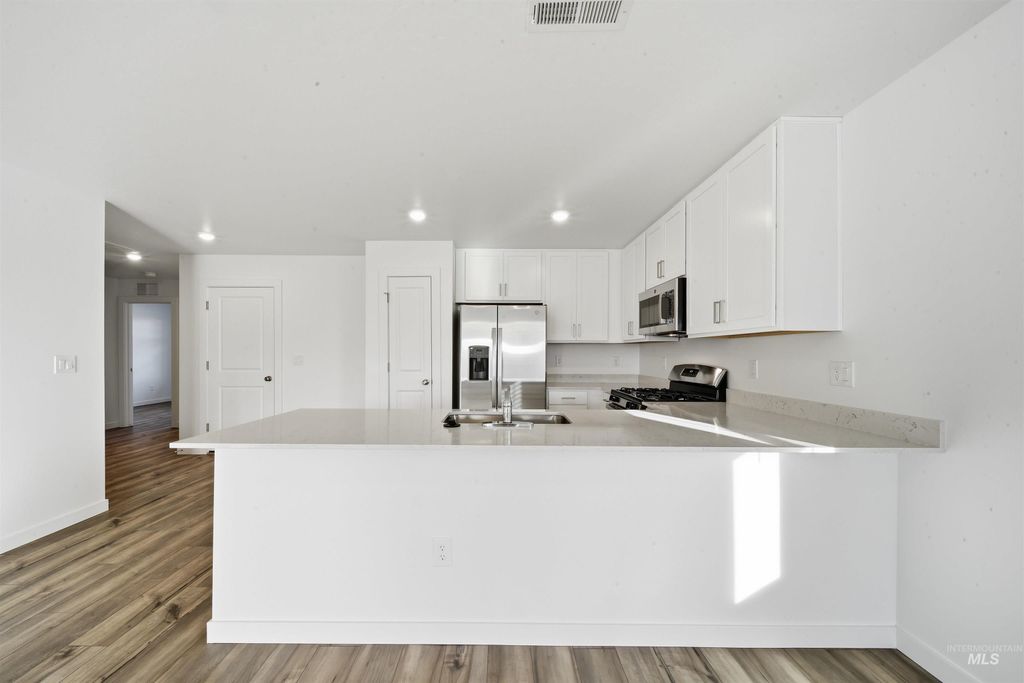 Photo of 18423 N Sparkleberry Ave, Nampa, ID 83687 (MLS # 98977472)