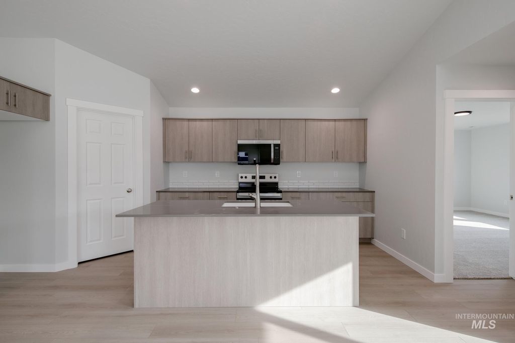 Photo of 9123 W Violet St, Nampa, ID 83687 (MLS # 98968156)