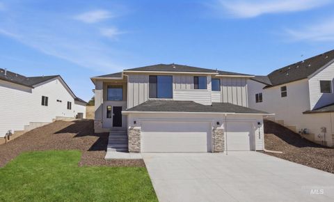 Photo of 11702 W Snow Flower Dr, Star, ID 83669 (MLS # 98991820)