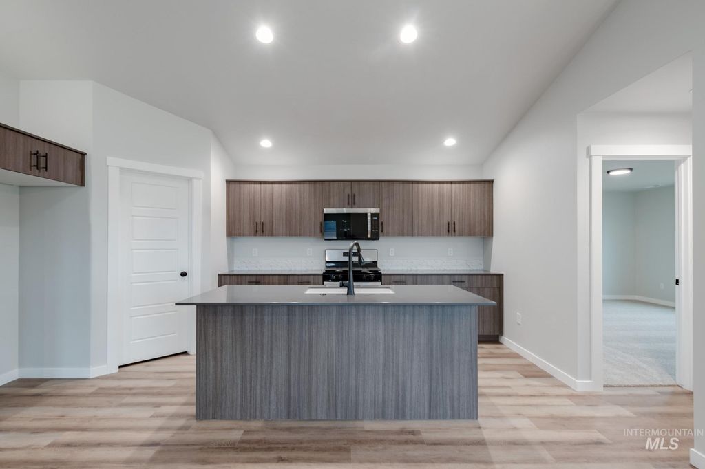 Photo of 5401 S Desert Cactus Ave, Meridian, ID 83642 (MLS # 98978068)