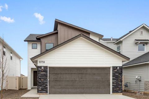Photo of 7407 W Trumbull Ct, Eagle, ID 83616 (MLS # 98983672)