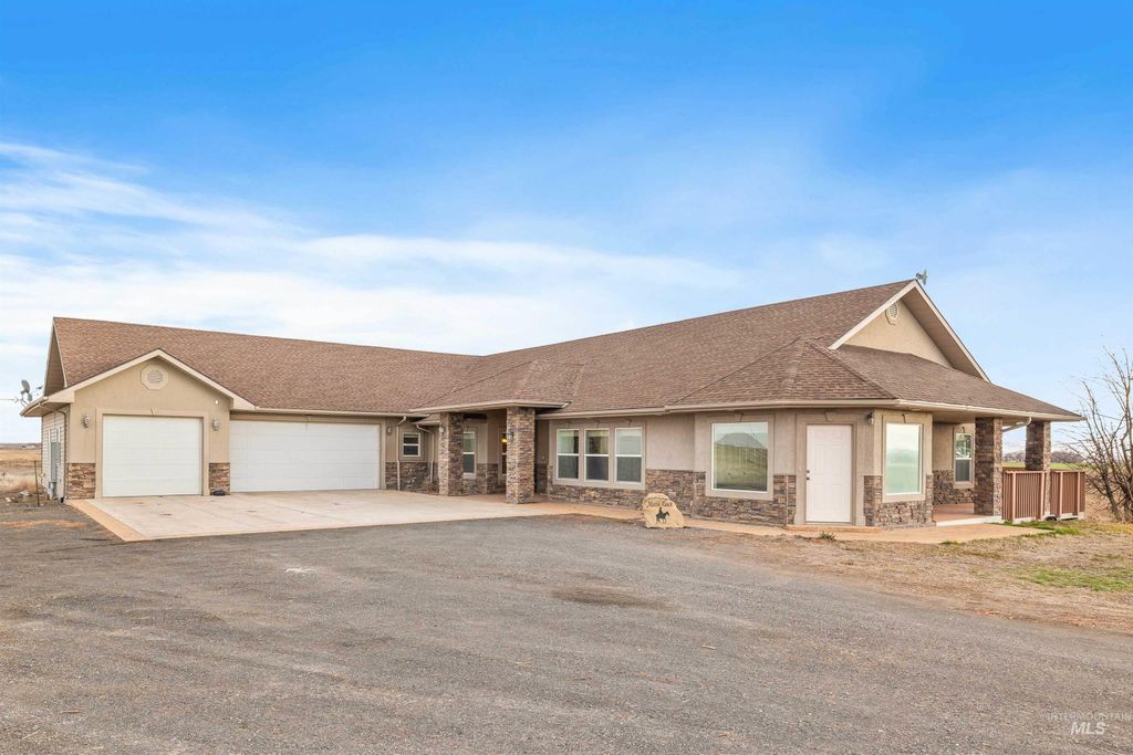 Photo of 302 S 700 E, Jerome, ID 83338 (MLS # 98975160)