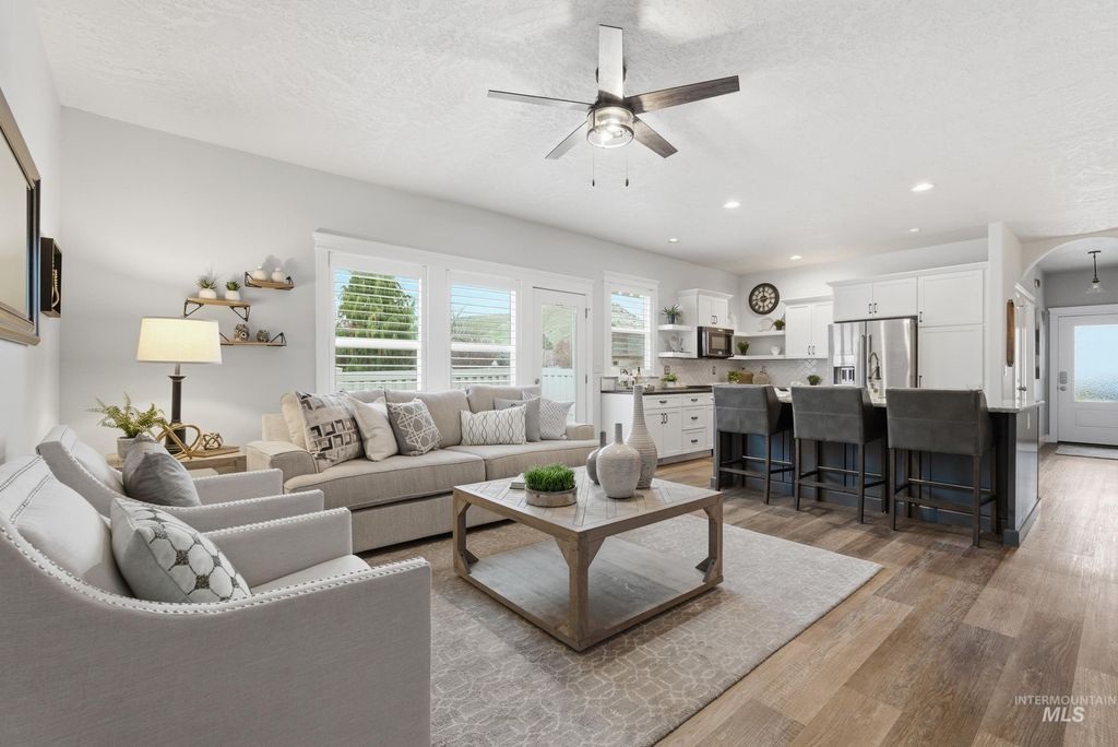 Photo of 8127 N Sundial Way, Boise, ID 83714 (MLS # 98970335)