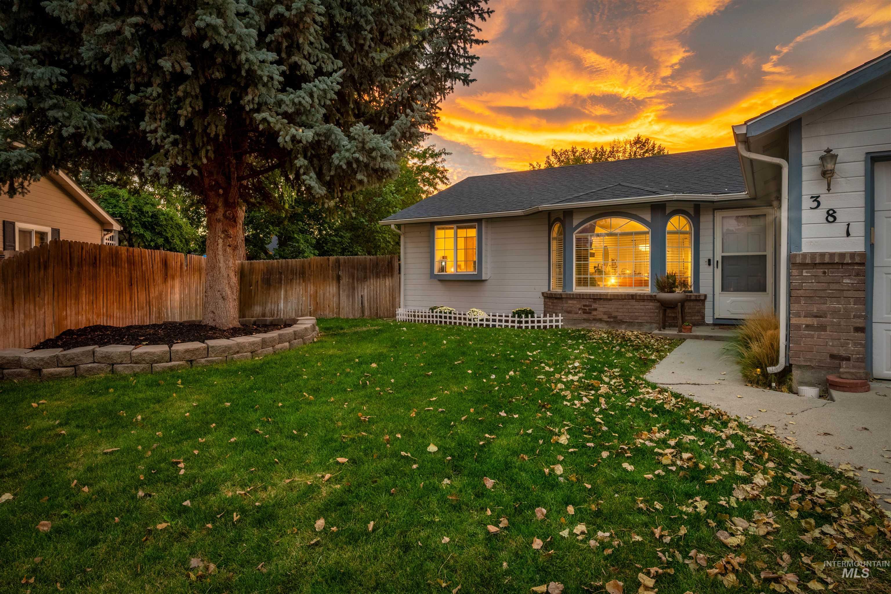 381 E Daniel Ct