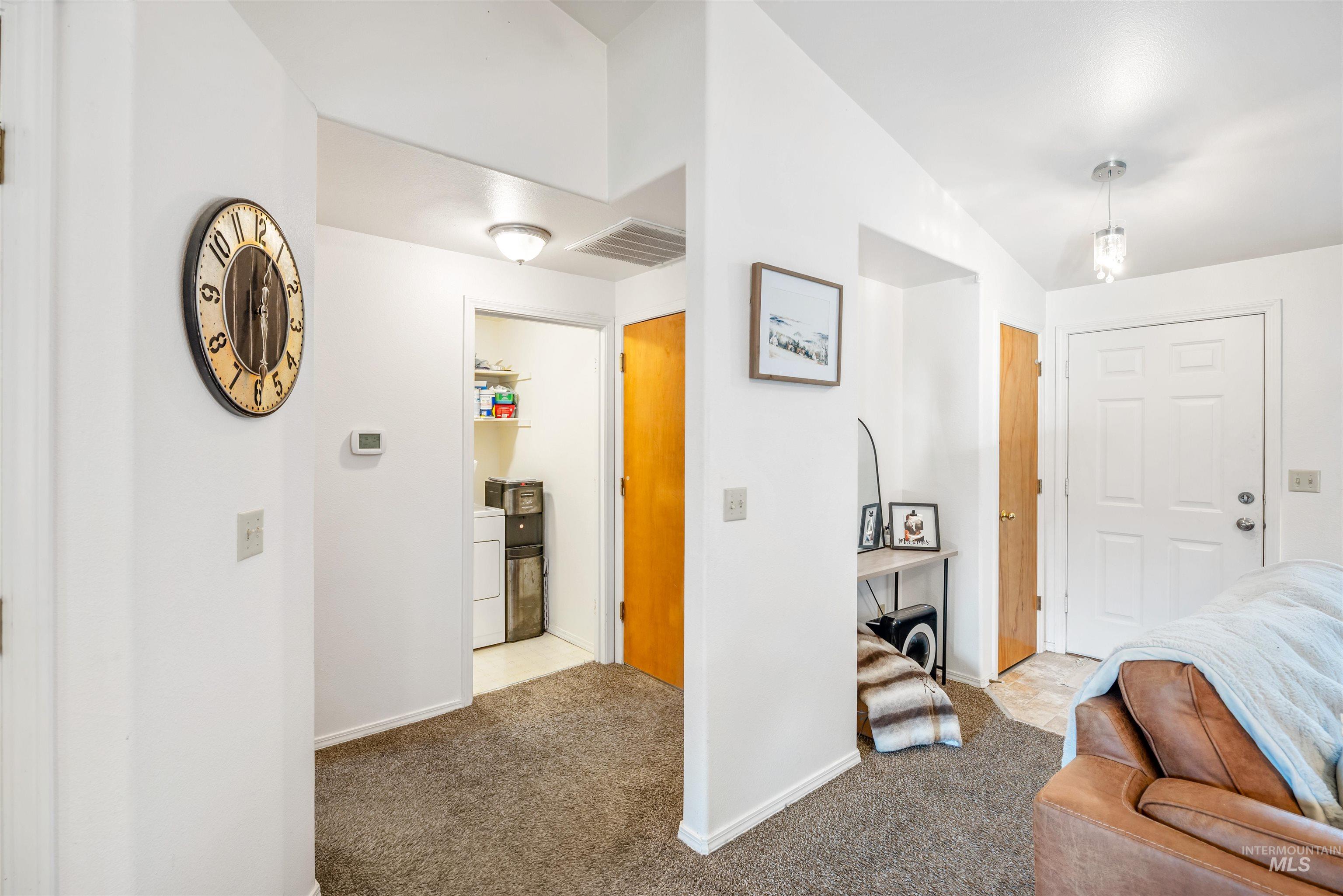 381 E Daniel Ct