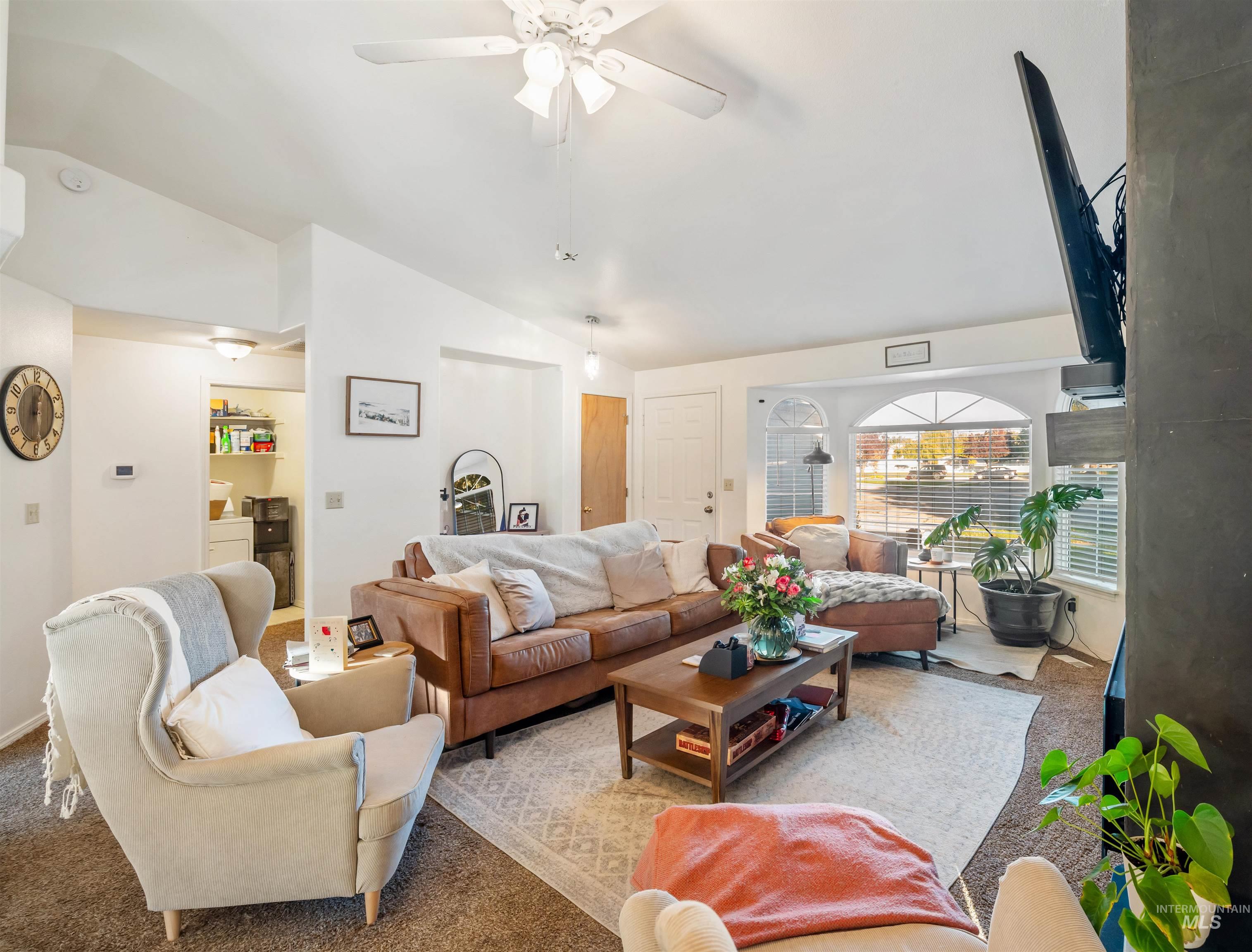 381 E Daniel Ct