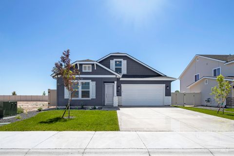 Photo of 1583 SW Silverstone, Mountain Home, ID 83647 (MLS # 98966933)