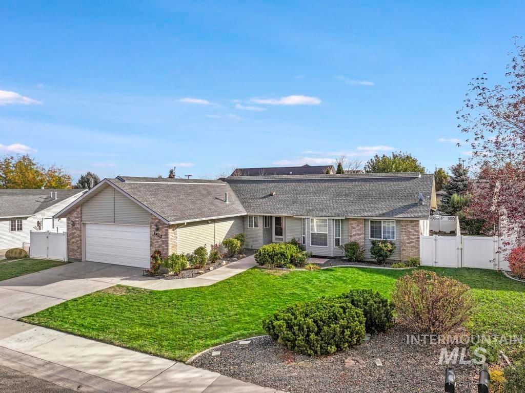 Photo of 1422 Tara St, Twin Falls, ID 83301 (MLS # 98966393)