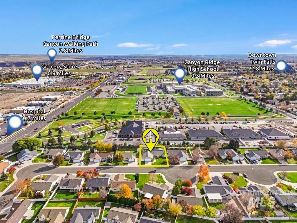 Photo of 1422 Tara St, Twin Falls, ID 83301 (MLS # 98966393)