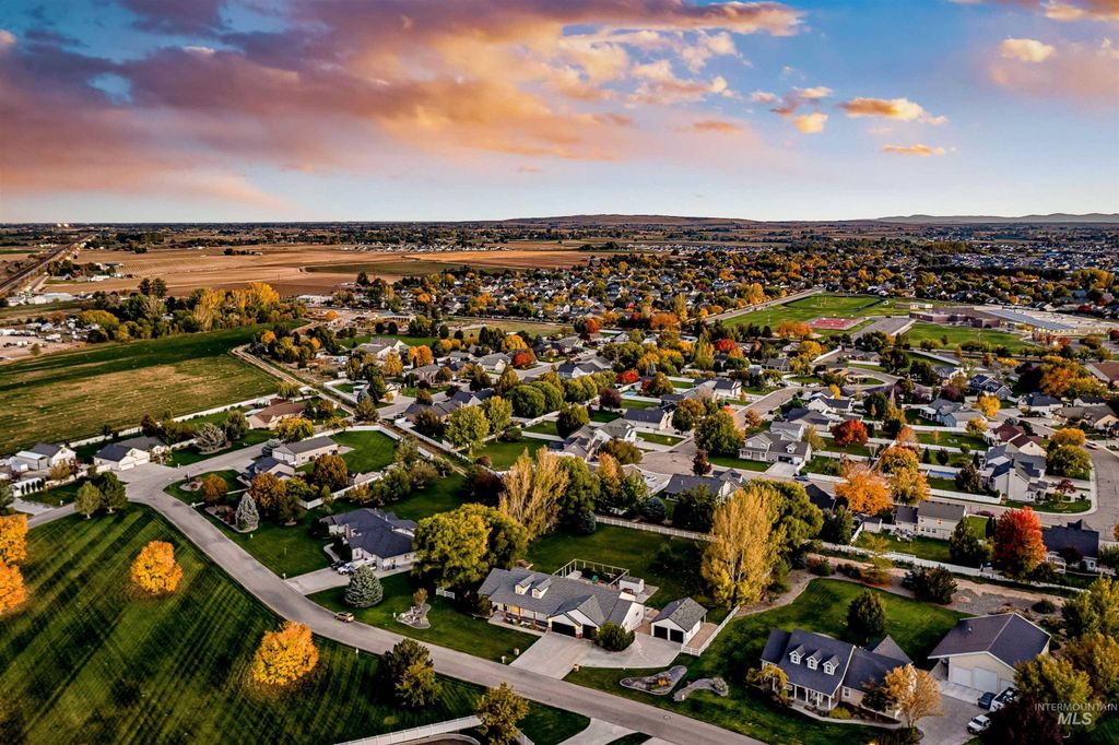 Photo of 4019 E Man O War Dr, Nampa, ID 83686 (MLS # 98965132)