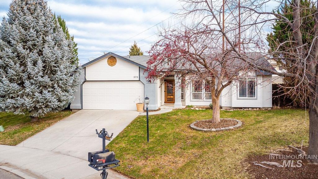 Photo of 575 W Mulberry Loop, Nampa, ID 83686 (MLS # 98971609)
