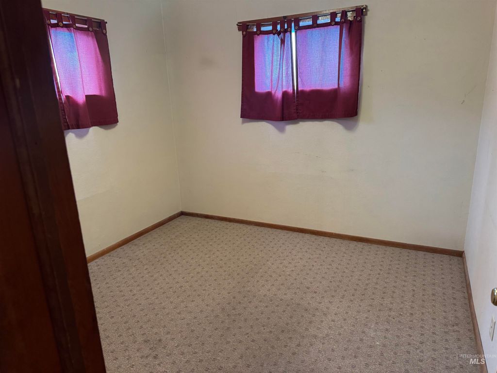 Photo of 1373 Washington Street S St, Twin Falls, ID 83301 (MLS # 98967931)