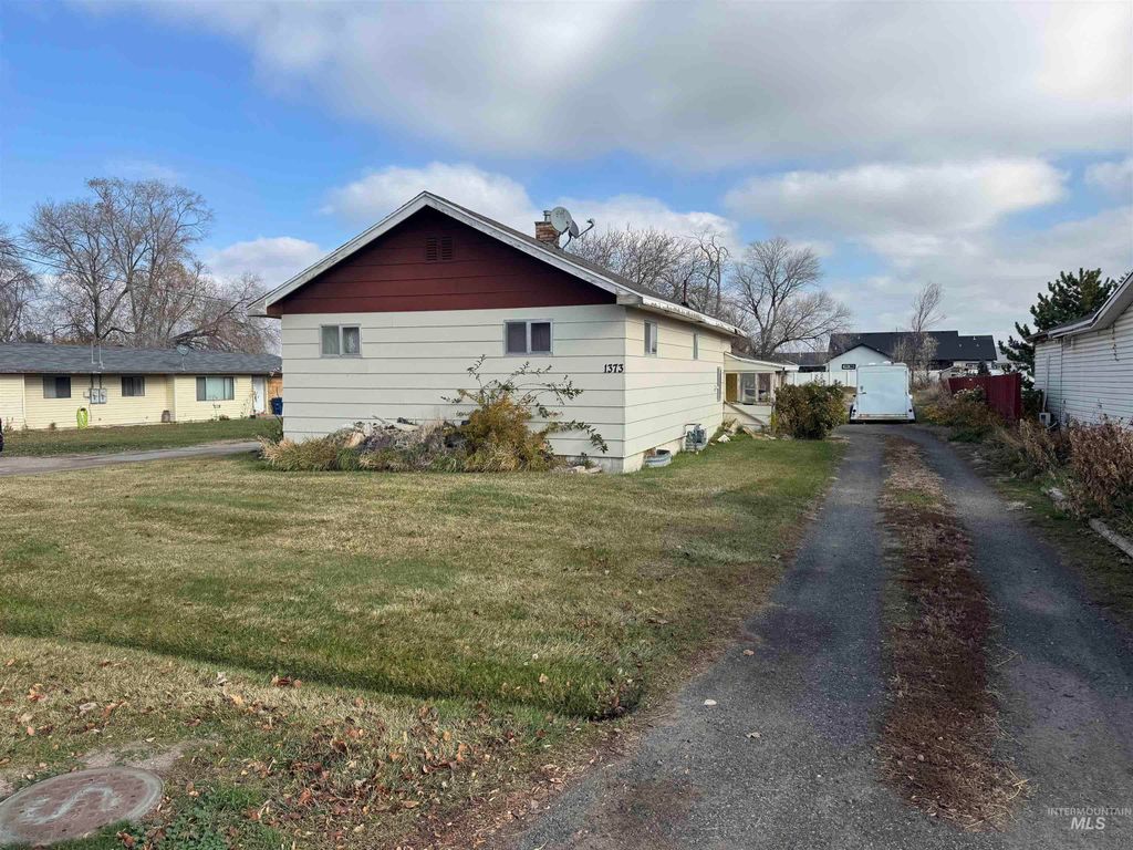 Photo of 1373 Washington Street S St, Twin Falls, ID 83301 (MLS # 98967931)