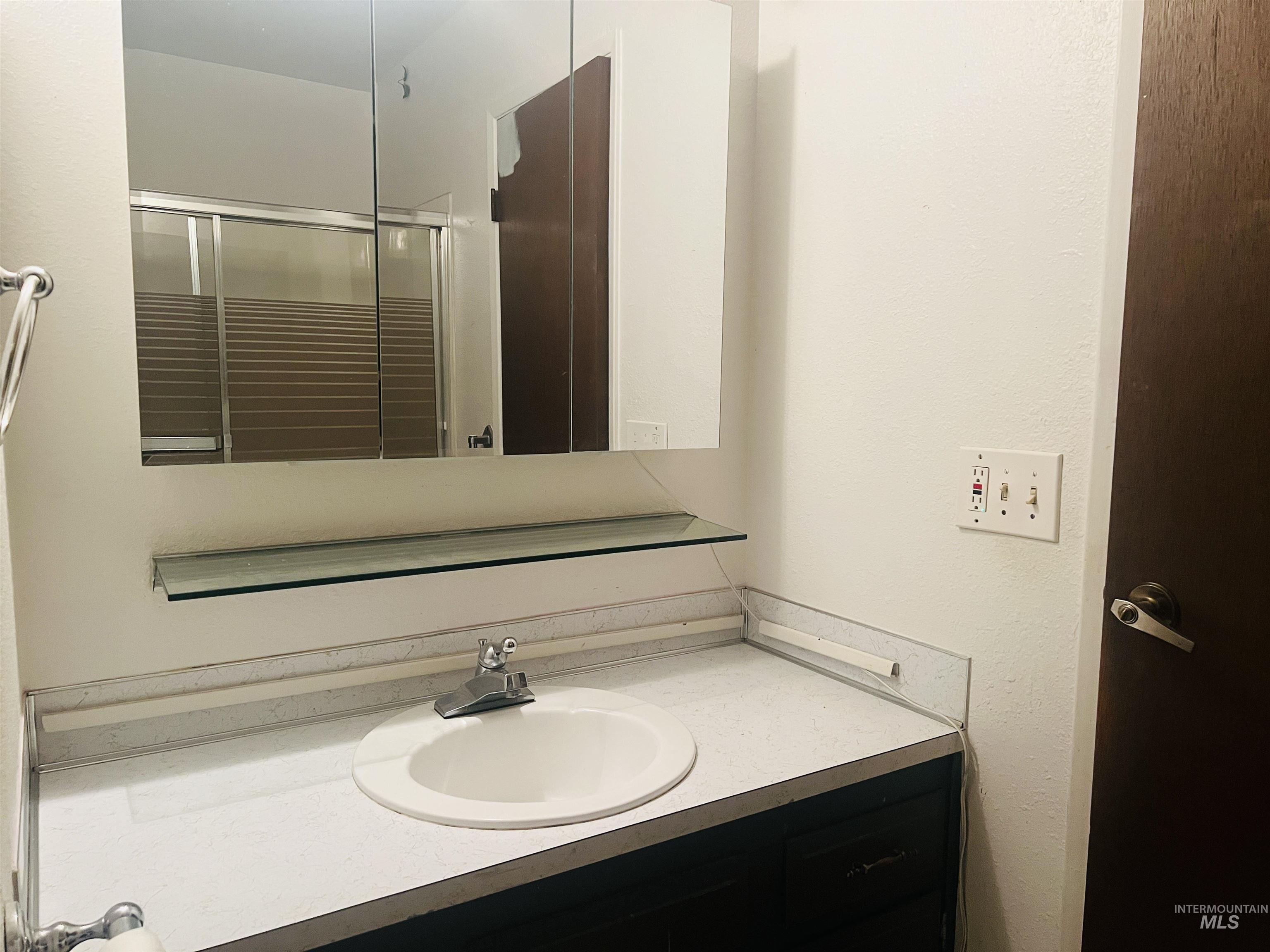 Ontario, Oregon 97914, United States, 3 Bedrooms Bedrooms, ,2 BathroomsBathrooms,Residential,Active,6782