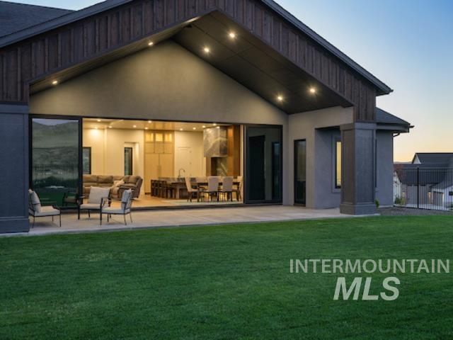 3204 N Harvest Moon Way