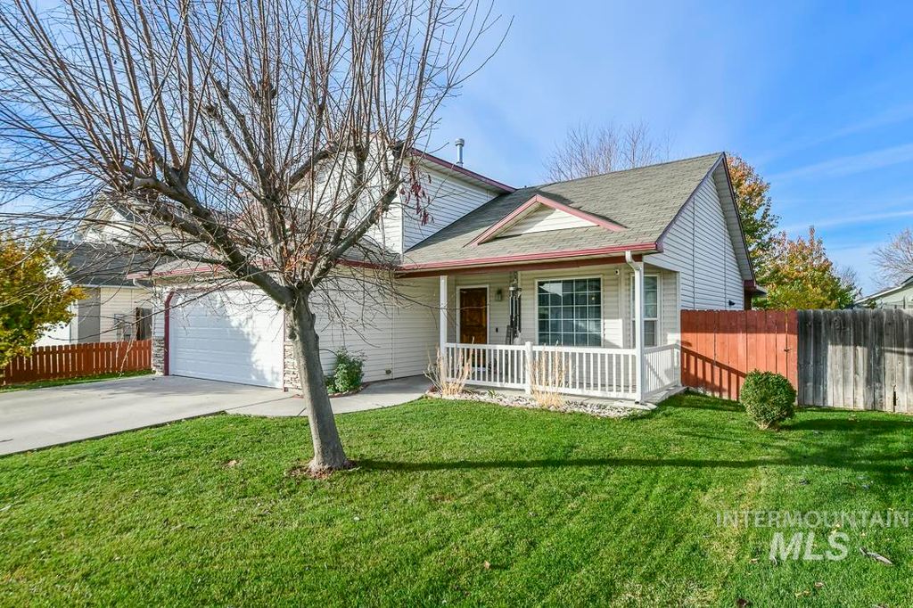 Photo of 18127 Spicebush Ave, Nampa, ID 83687 (MLS # 98967589)