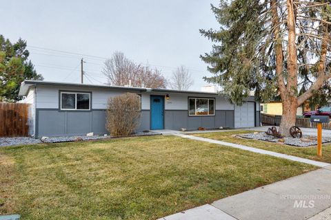 Photo of 1203 S Beechwood Dr, Boise, ID 83709 (MLS # 98969984)