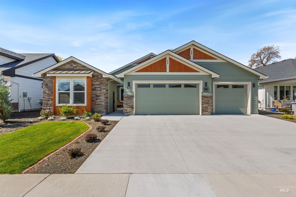 Photo of 675 W Cedarburg Dr, Meridian, ID 83642 (MLS # 98984553)