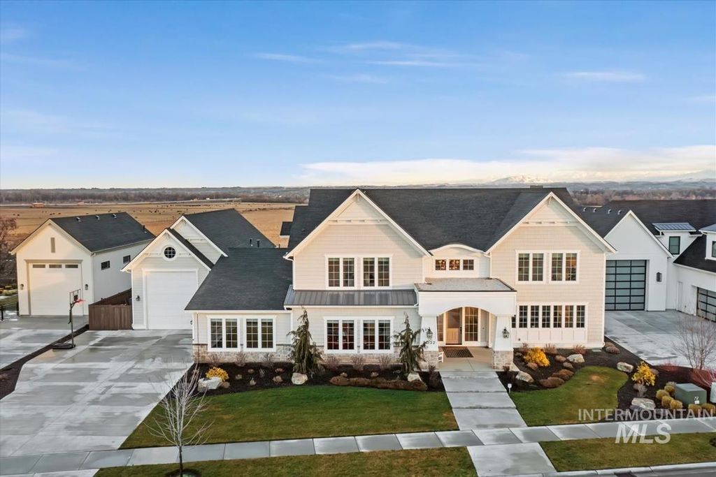 Photo of 5032 W Oakford Dr, Meridian, ID 83646 (MLS # 98976555)