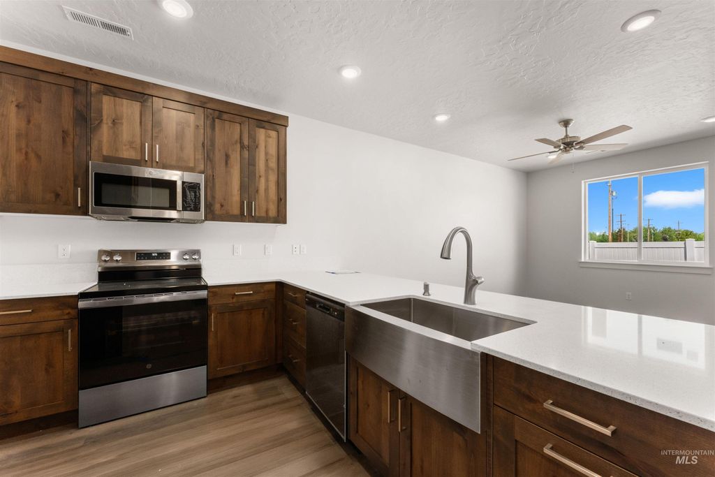 Photo of 2324 S Bayne Lane, Nampa, ID 83686 (MLS # 98988305)