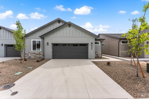 Photo of 2324 S Bayne Lane, Nampa, ID 83686 (MLS # 98988305)