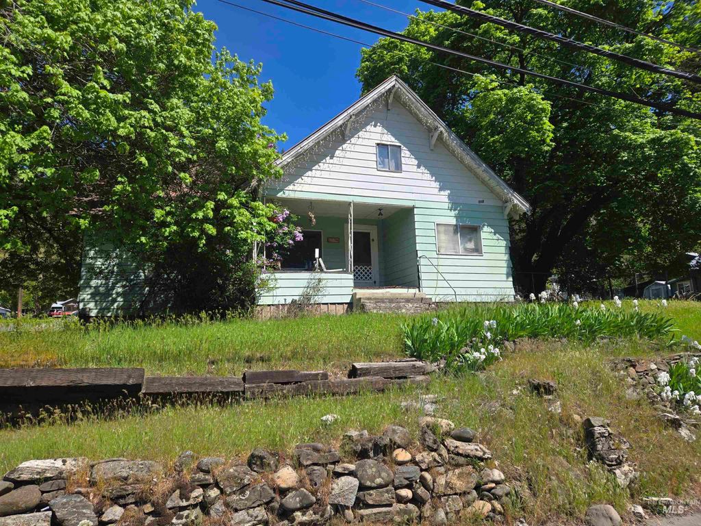 Photo of 1202 Michigan Ave, Orofino, ID 83544 (MLS # 98983796)