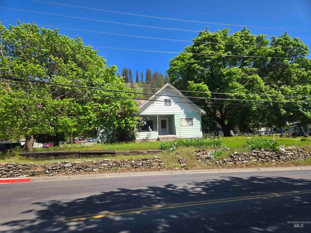 Photo of 1202 Michigan Ave, Orofino, ID 83544 (MLS # 98983796)