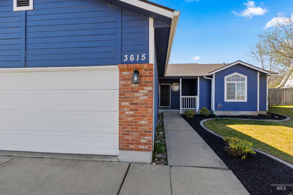 Photo of 3615 S Carbondale Place, Meridian, ID 83642 (MLS # 98978848)