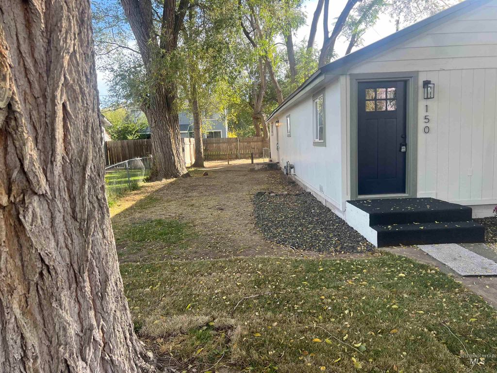 Photo of 150 Roosevelt, Mountain Home, ID 83647 (MLS # 98965781)