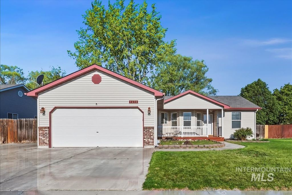 Photo of 1435 Kyle Street, Mountain Home, ID 83647 (MLS # 98985187)
