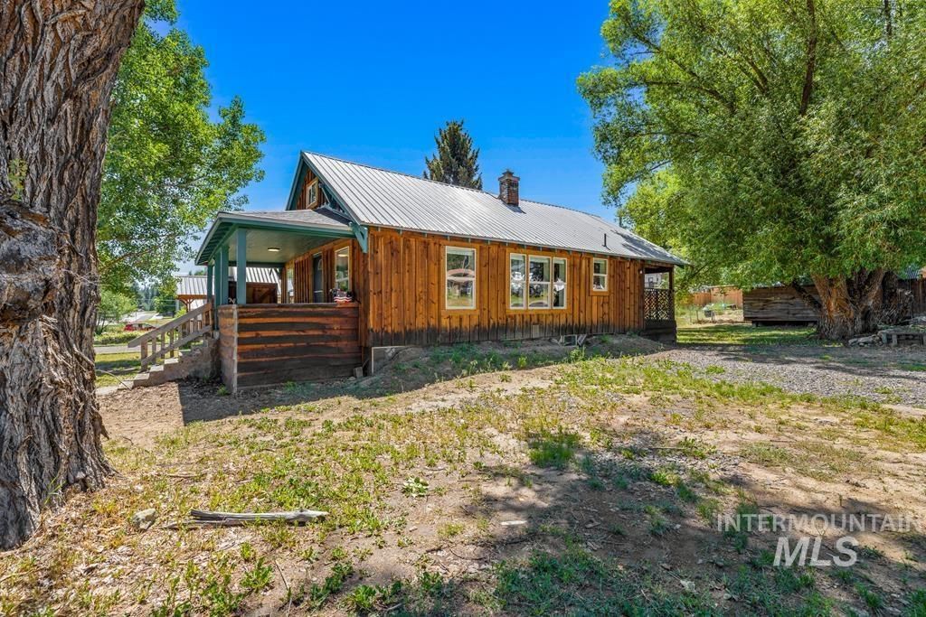 Photo of 311 N School Street, Cascade, ID 83611 (MLS # 98974035)