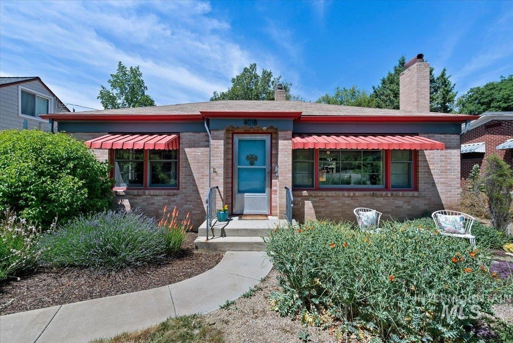 Photo of 4018 W Irving St, Boise, ID 83706 (MLS # 98991011)
