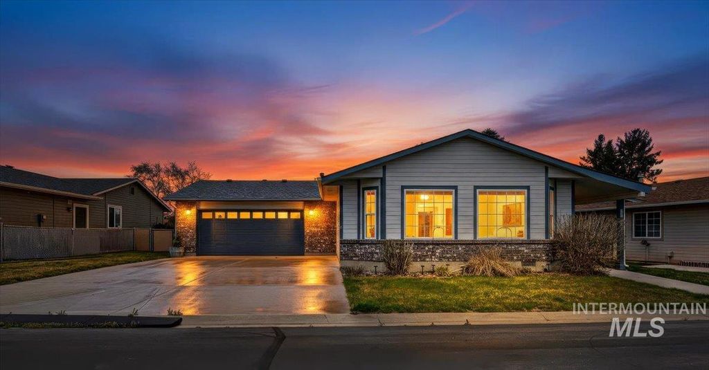 Photo of 1100 Burnett Drive #337, Nampa, ID 83651 (MLS # 98979019)