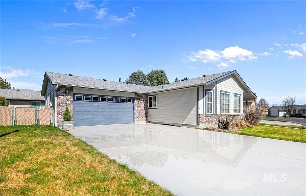 Photo of 1100 Burnett Drive #337, Nampa, ID 83651 (MLS # 98979019)