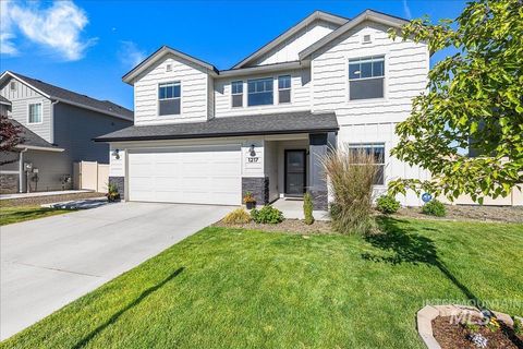 Photo of 1217 N Bowknot Lake Ave, Star, ID 83669 (MLS # 98971294)