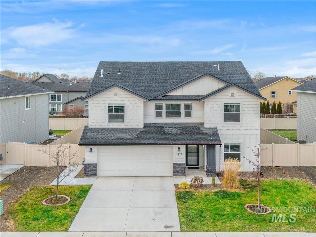 Photo of 1217 N Bowknot Lake Ave, Star, ID 83669 (MLS # 98971294)