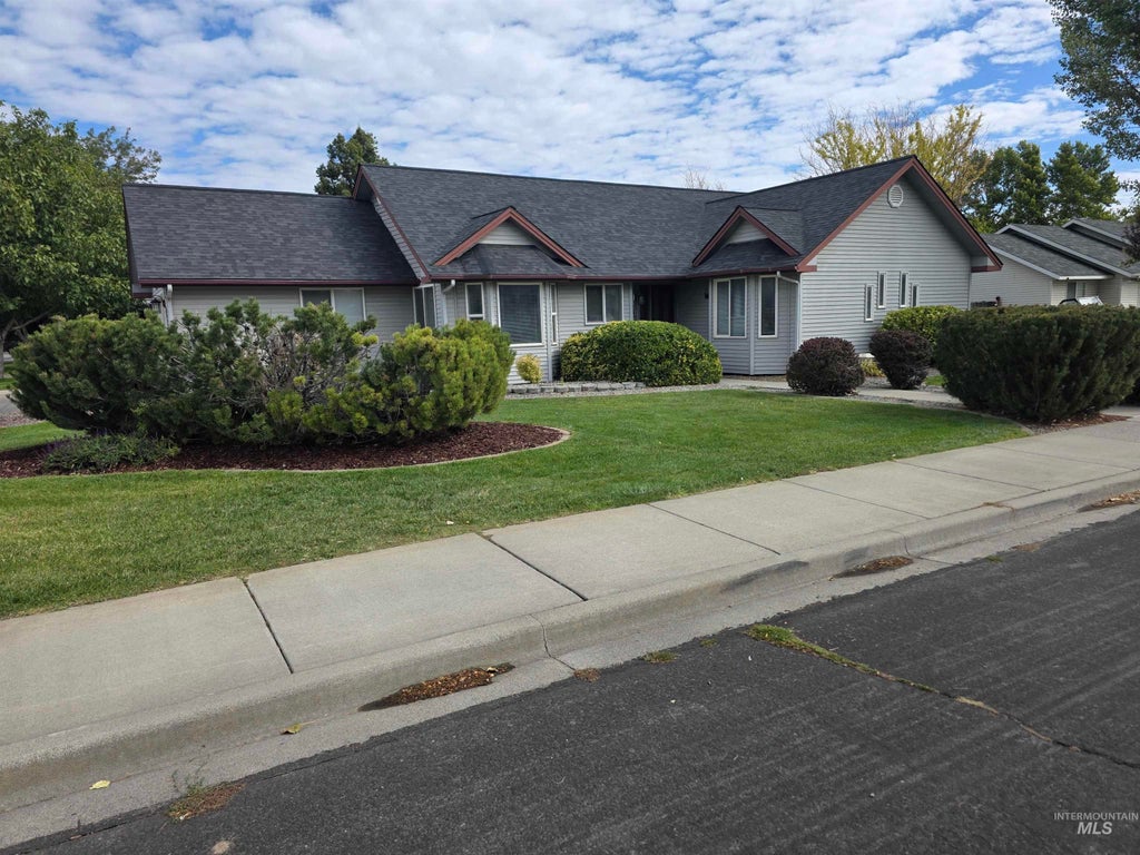 Photo of 2657 4th Ave. East AVE, Twin Falls, ID 83301 (MLS # 98999637)
