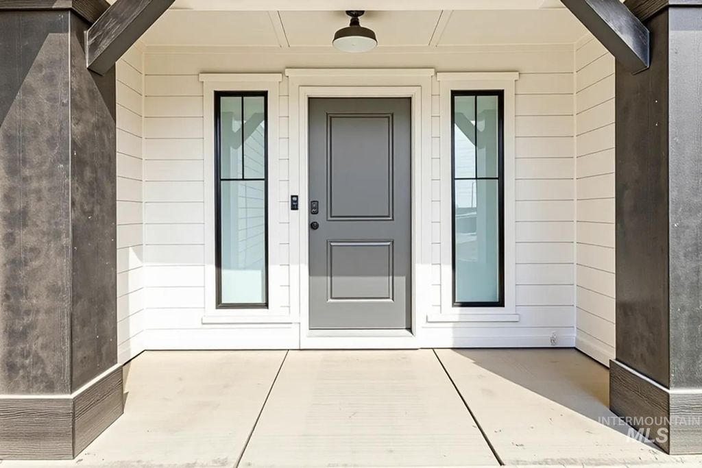 Photo of 1625 SW Accipiter, Mountain Home, ID 83647 (MLS # 98972655)