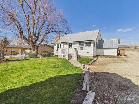 Photo of 488 E Idaho Blvd, Emmett, ID 83617 (MLS # 98978240)